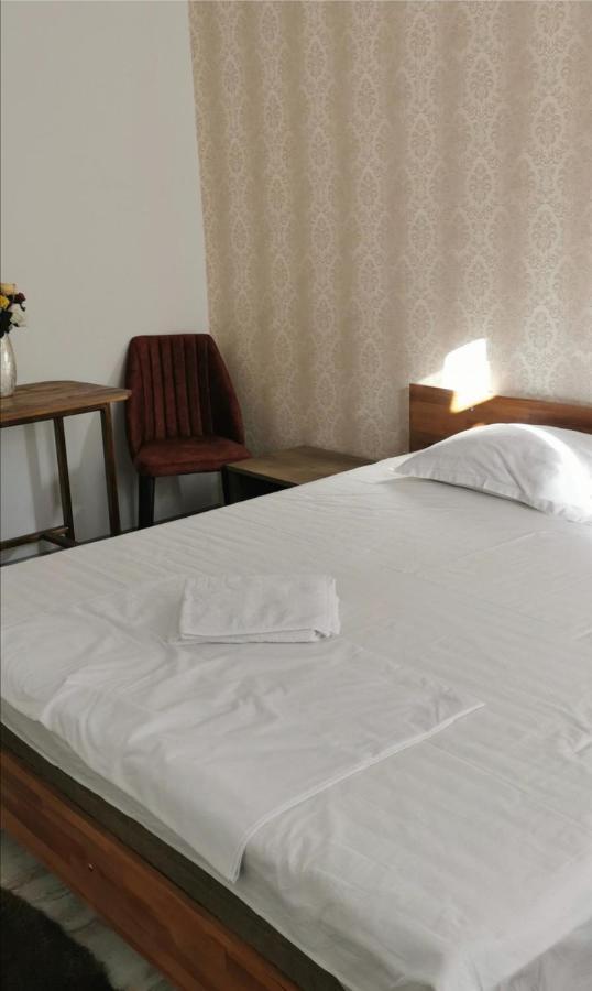 Habibi Aparthotel Pascani Exterior photo